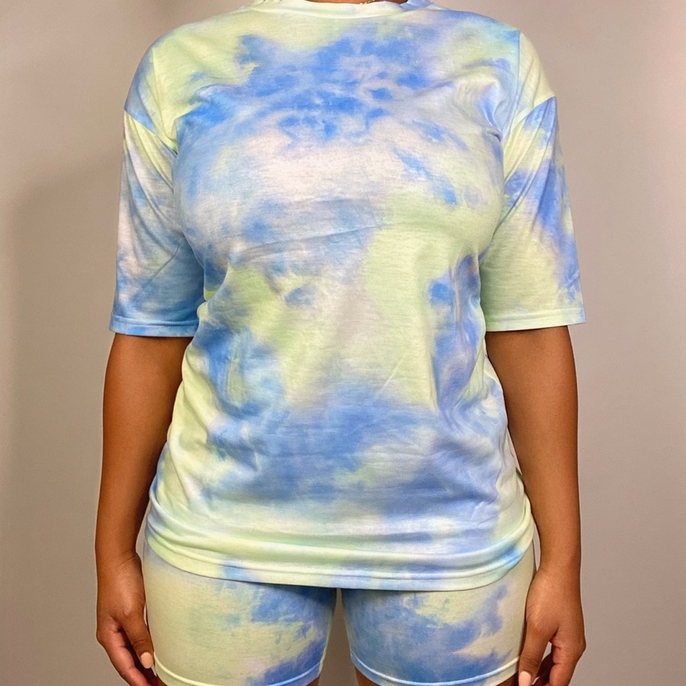 Tie Dye a Biker Shorts Set